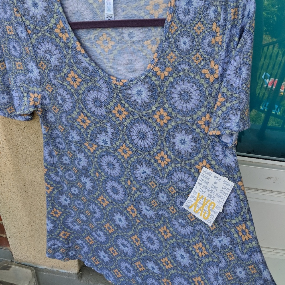 Lularoe NWT xxs perfect t peach and purple/blue
